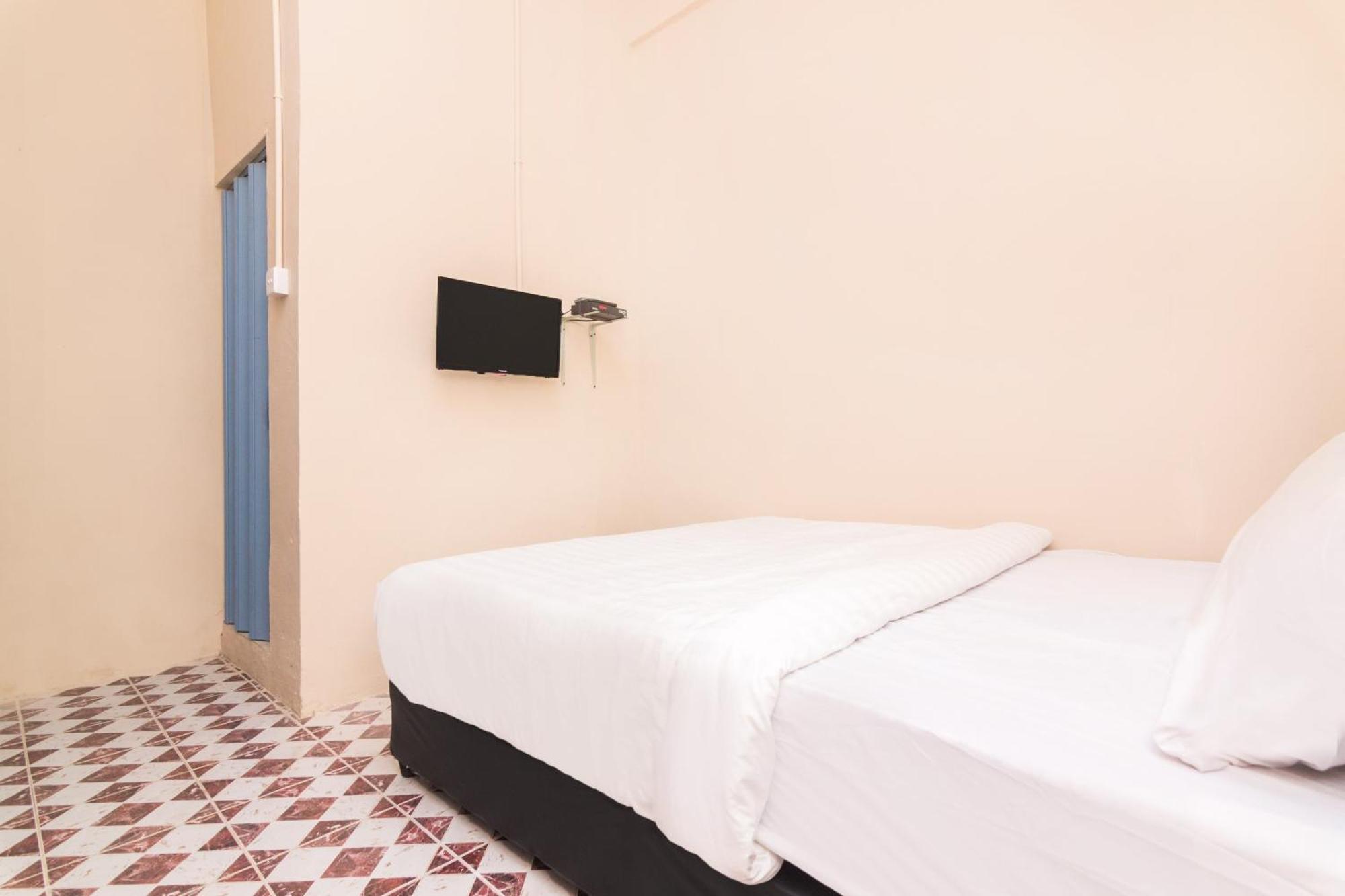Hotel Oyo Life 2583 Kost Anggun 2*