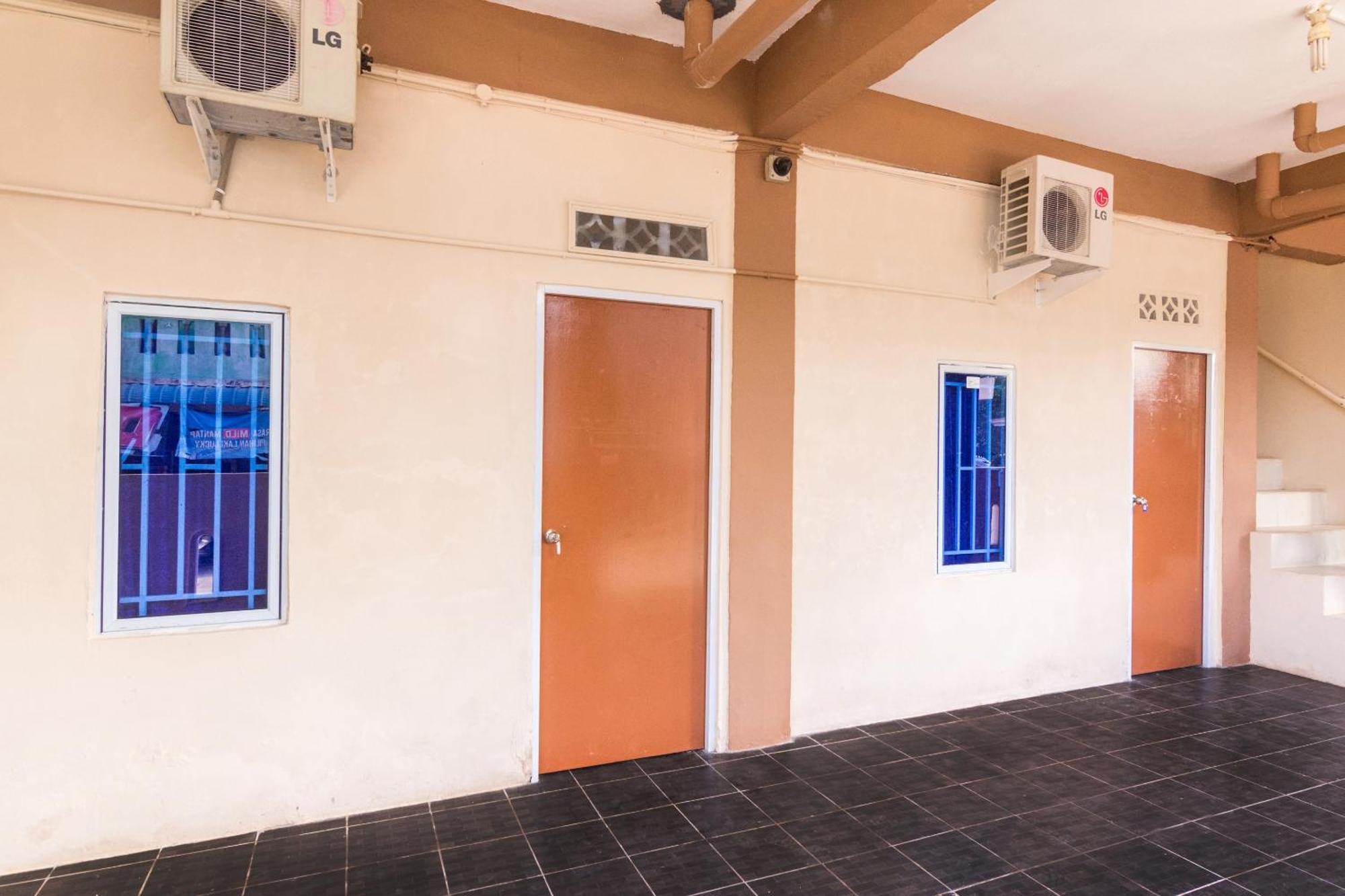 Hotel Oyo Life 2583 Kost Anggun Batam