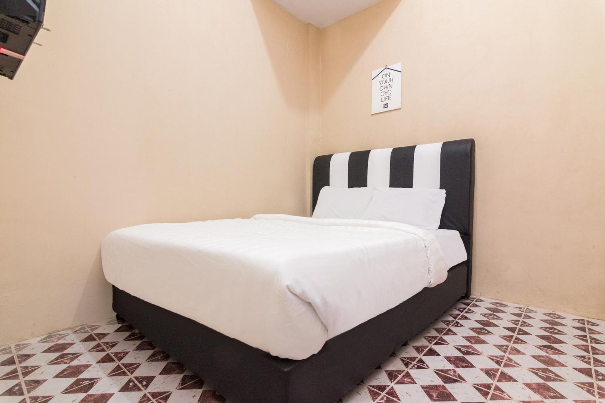 Hotel Oyo Life 2583 Kost Anggun