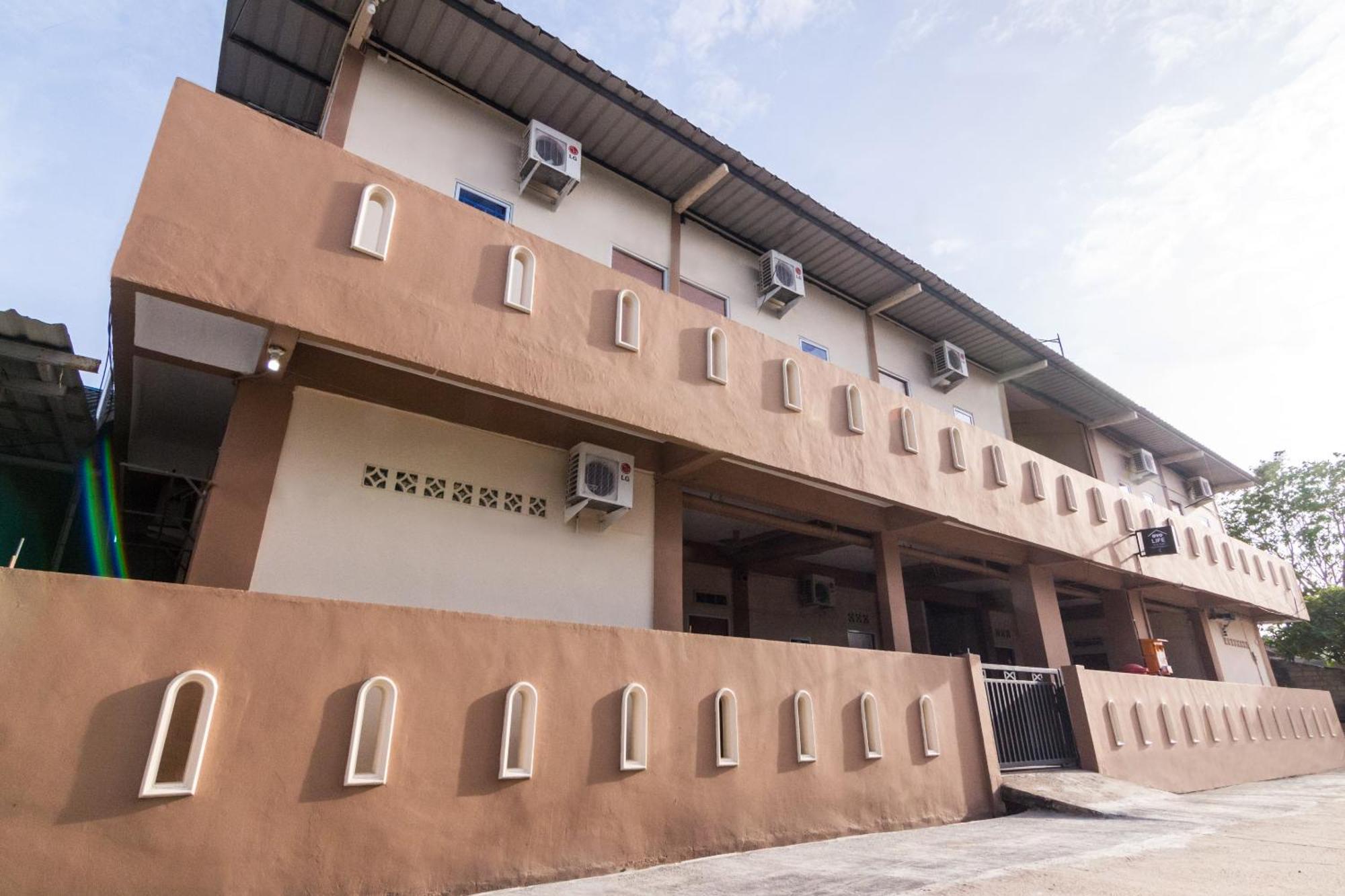 Hotel Oyo Life 2583 Kost Anggun 2*